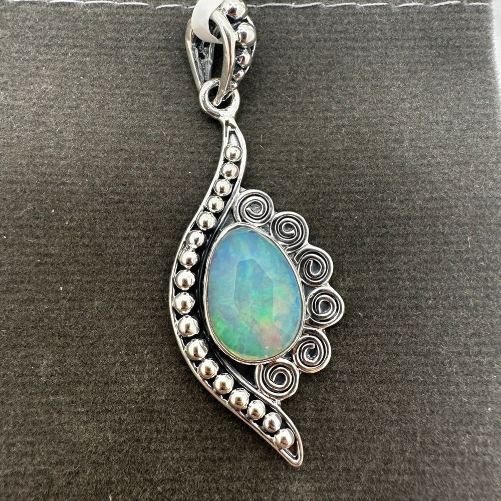 NWT Facetedā10x14mm OPAL pendant in solid sterling silver! - Picture 5 of 14